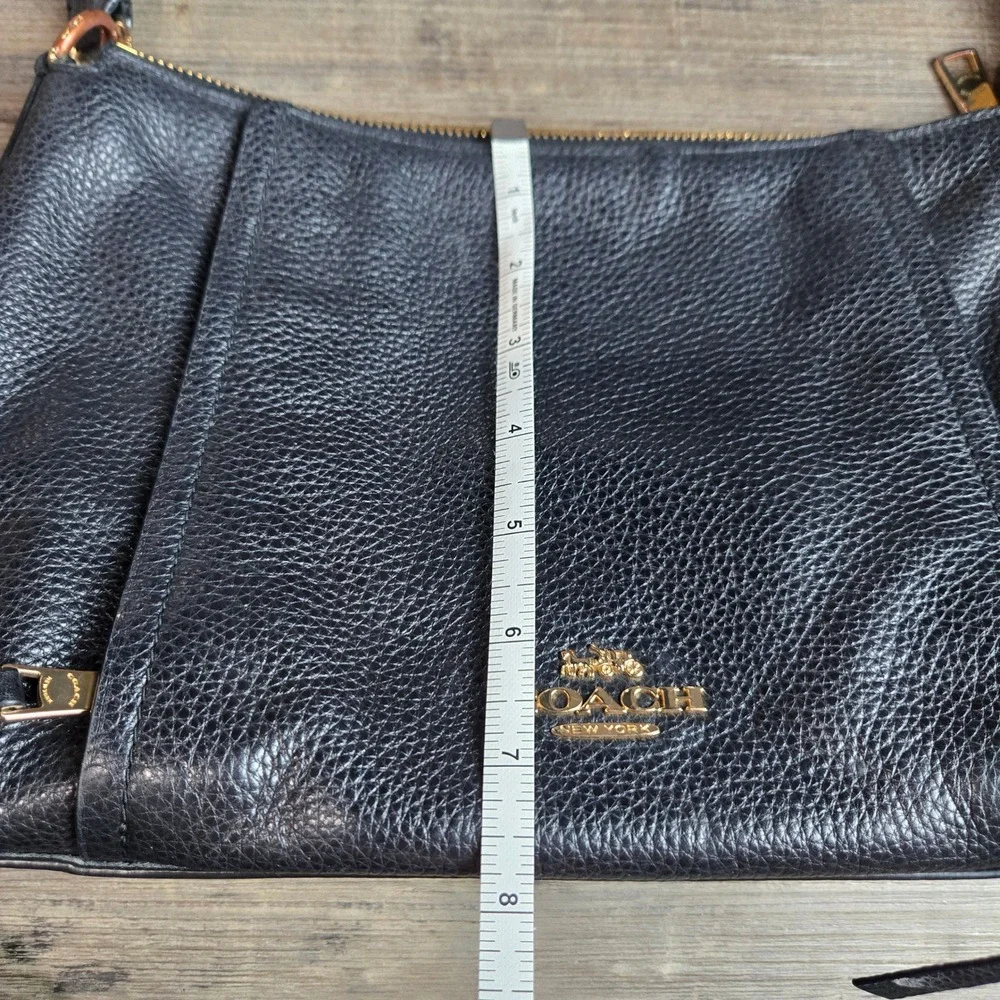 Coach Black Pebbled Leather Shoulder Bag Purse Gold Hardware Y2K Vintage Classic